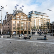 Плащадь Дам Площадь Дам